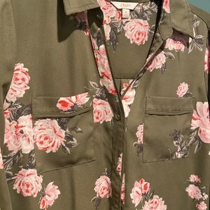 Candies button up shirt. 🌸